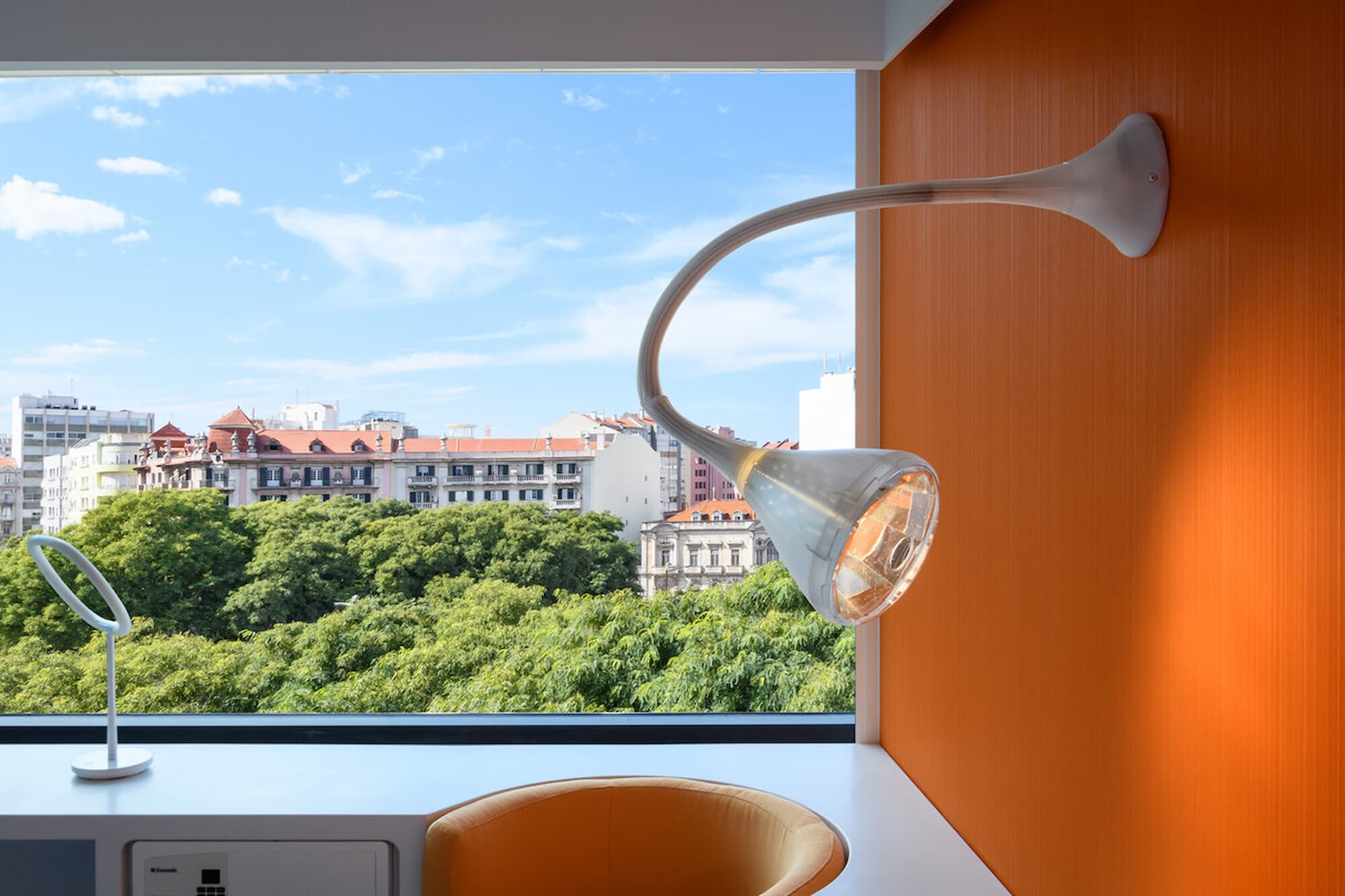 Cool City View Room