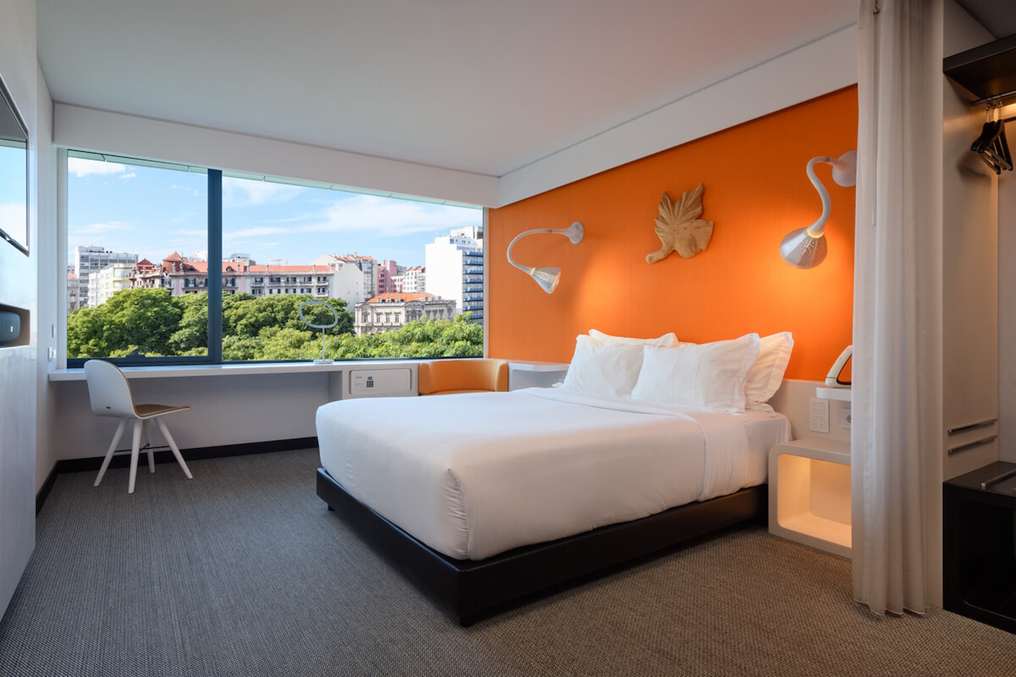 Cool City View Room
