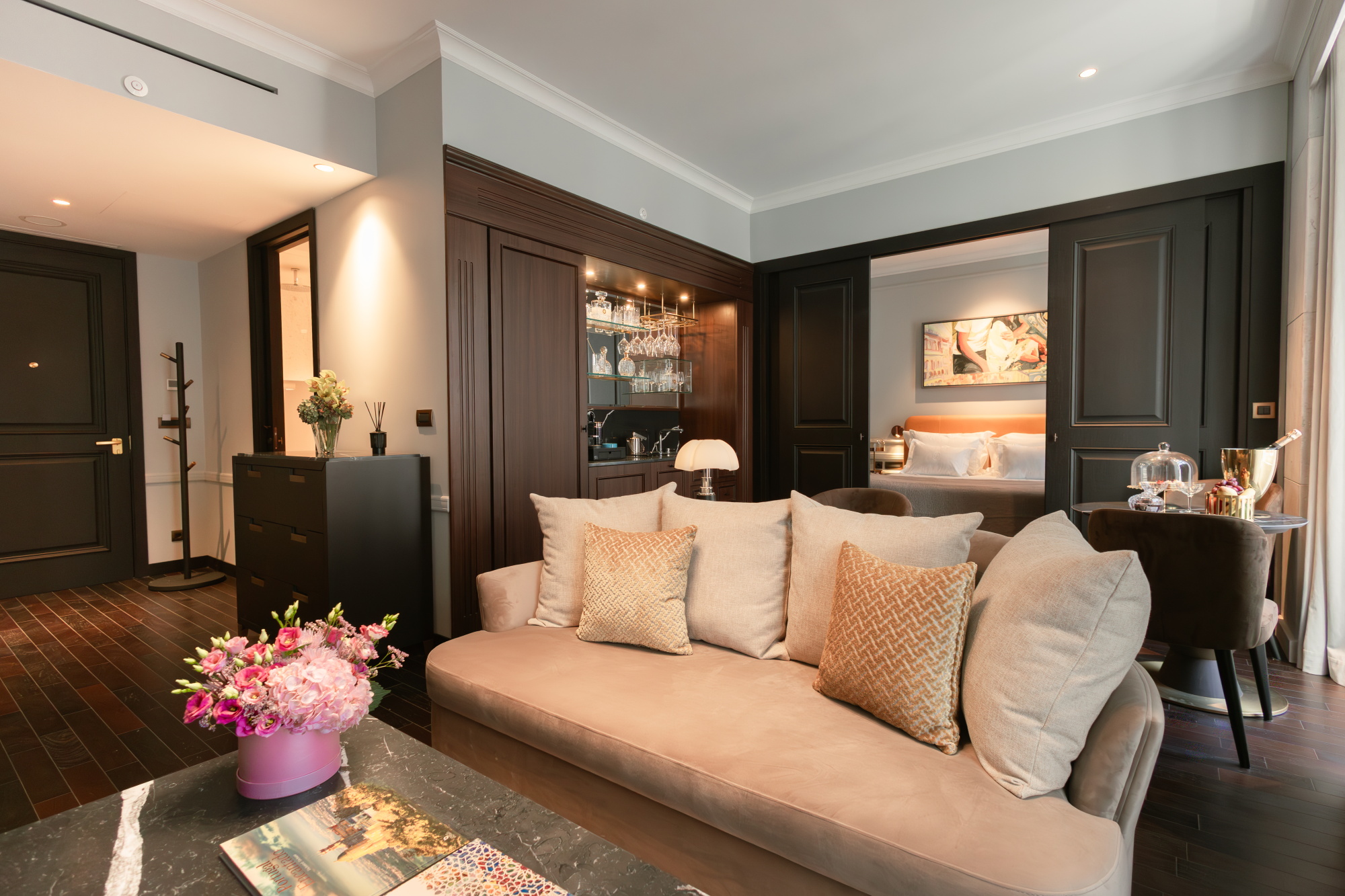 MYTHIC SANA Downtown Suites