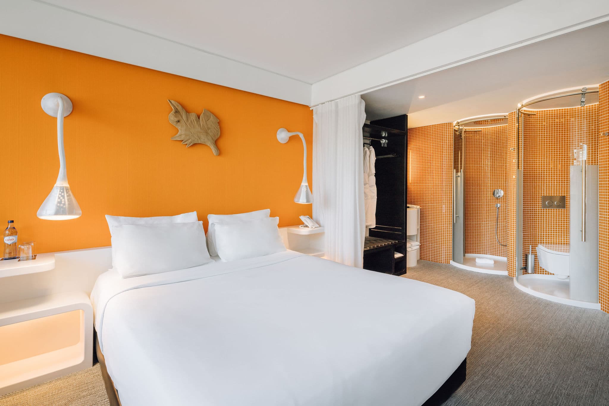 Cool City View Room