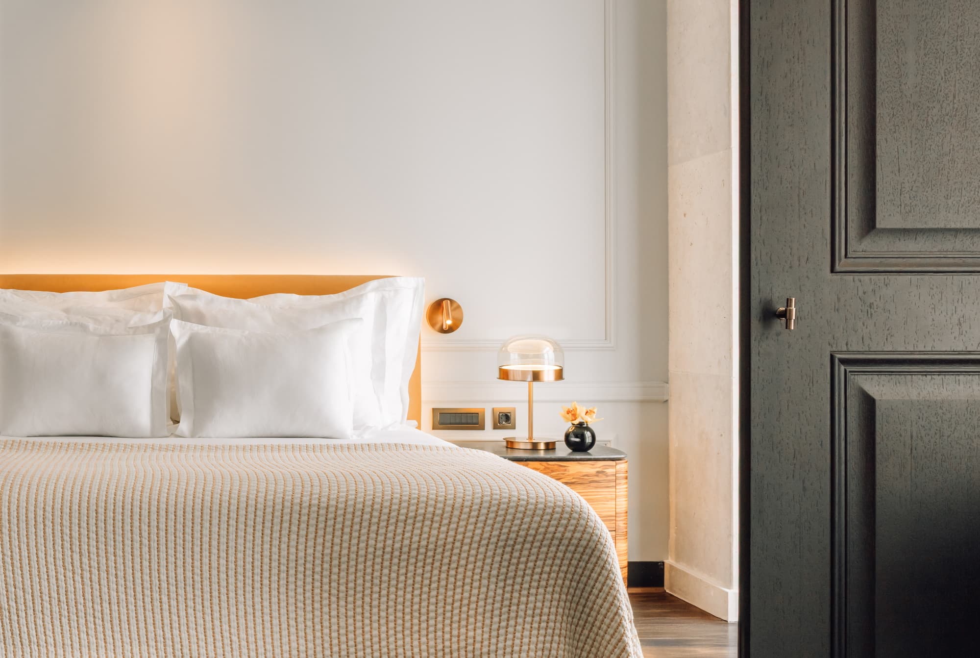 MYTHIC SANA Downtown Suites