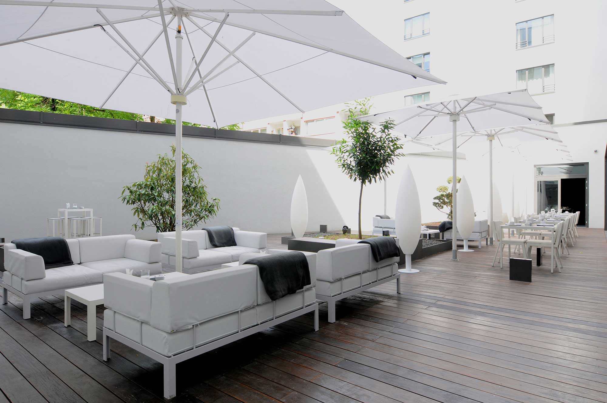 Bar & Terrace