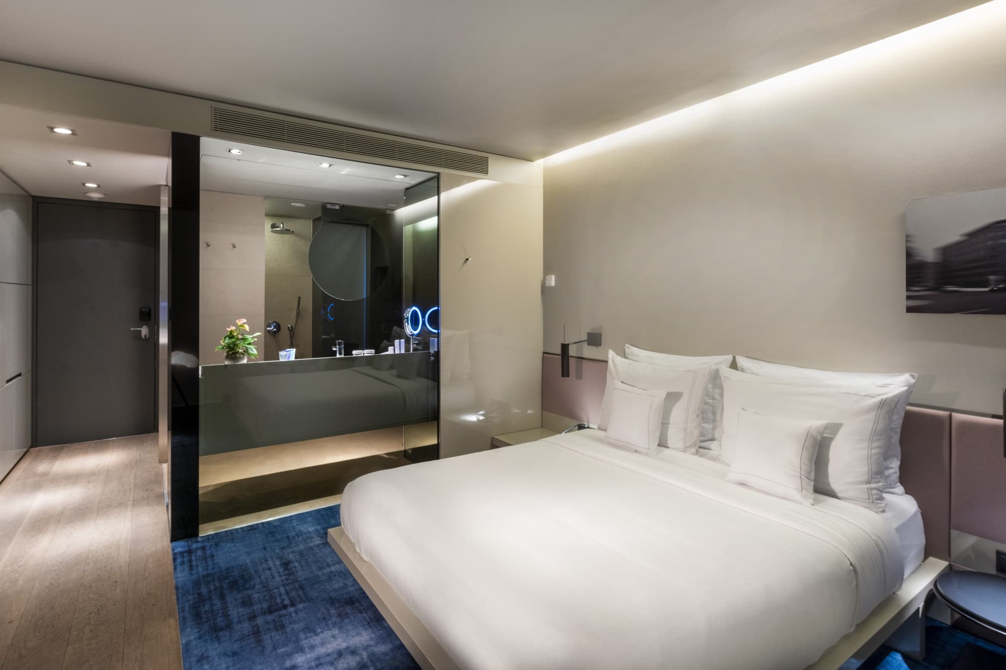 02 Premium Deluxe Room