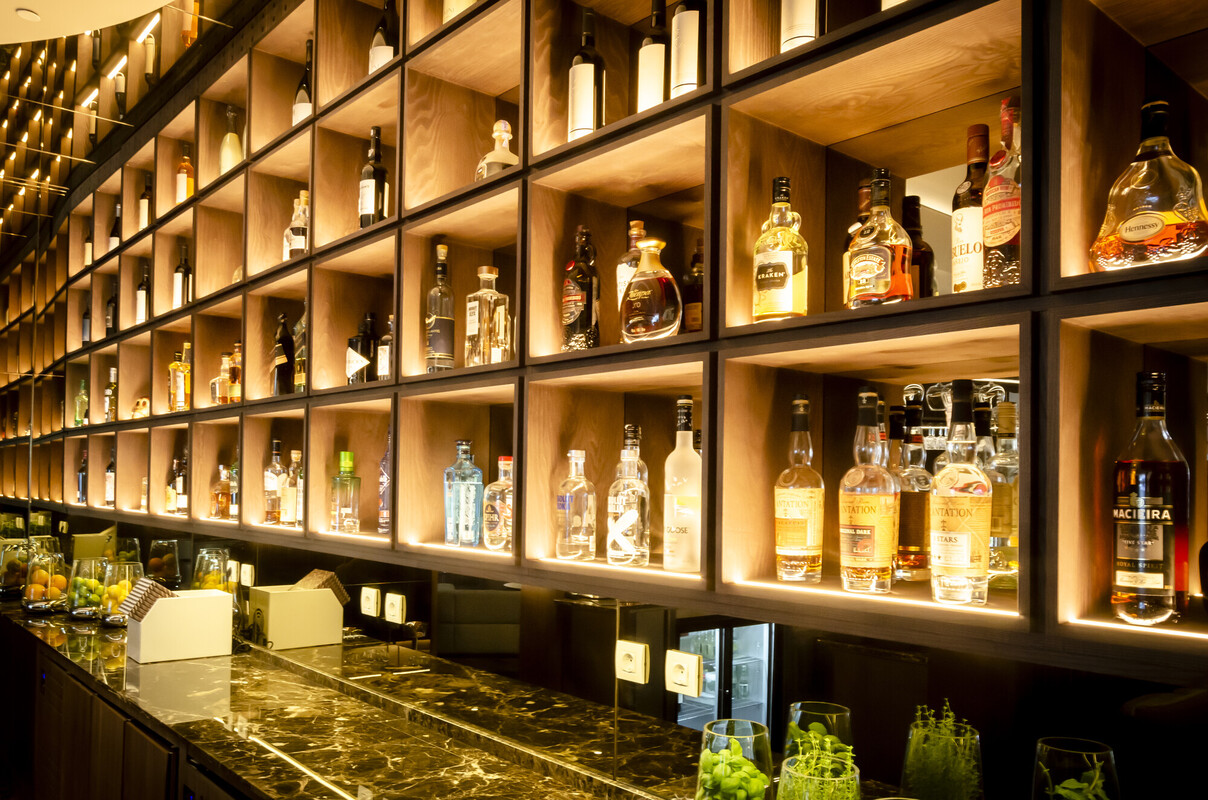 Lobby Bar