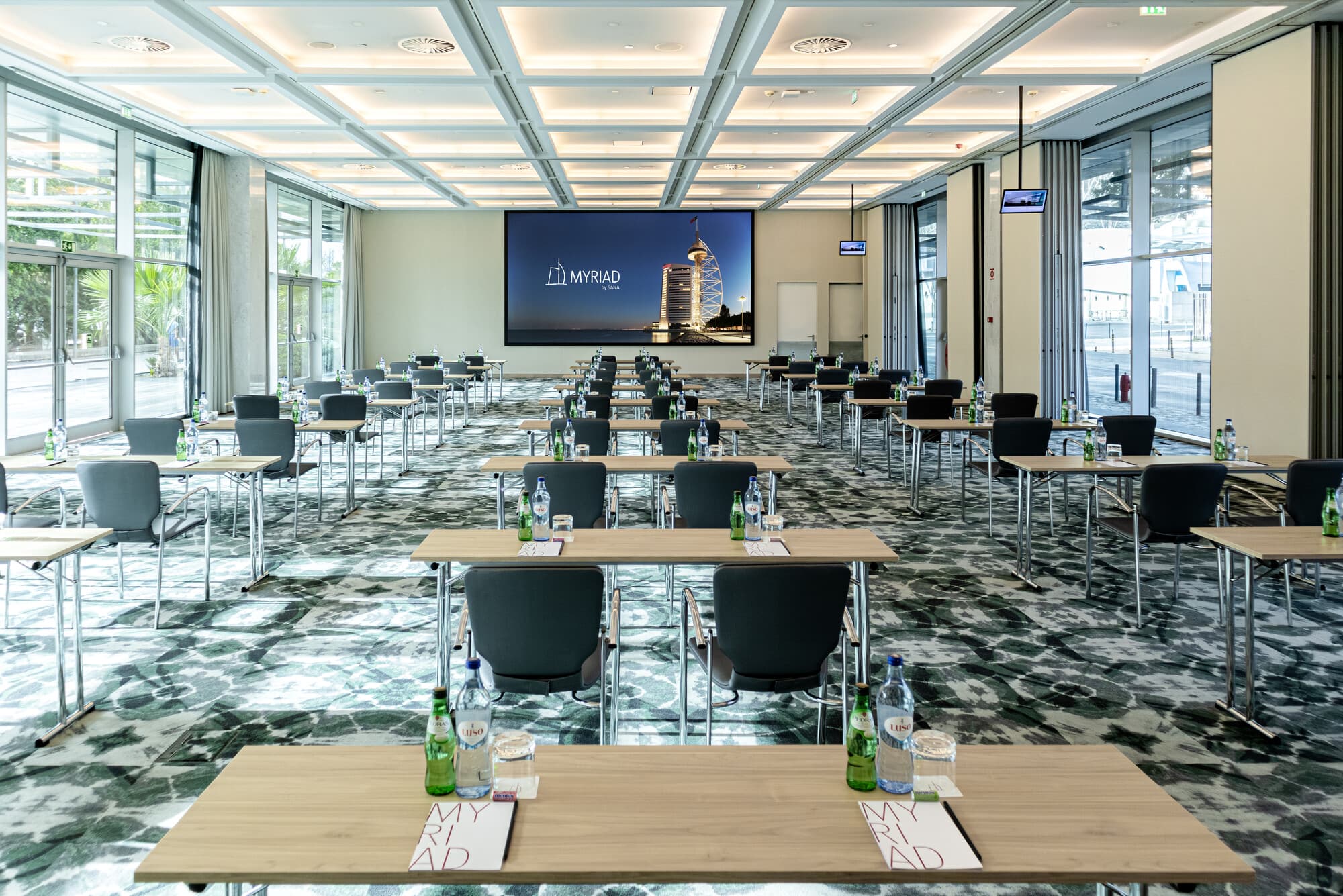 MCC - Escola Led Wall