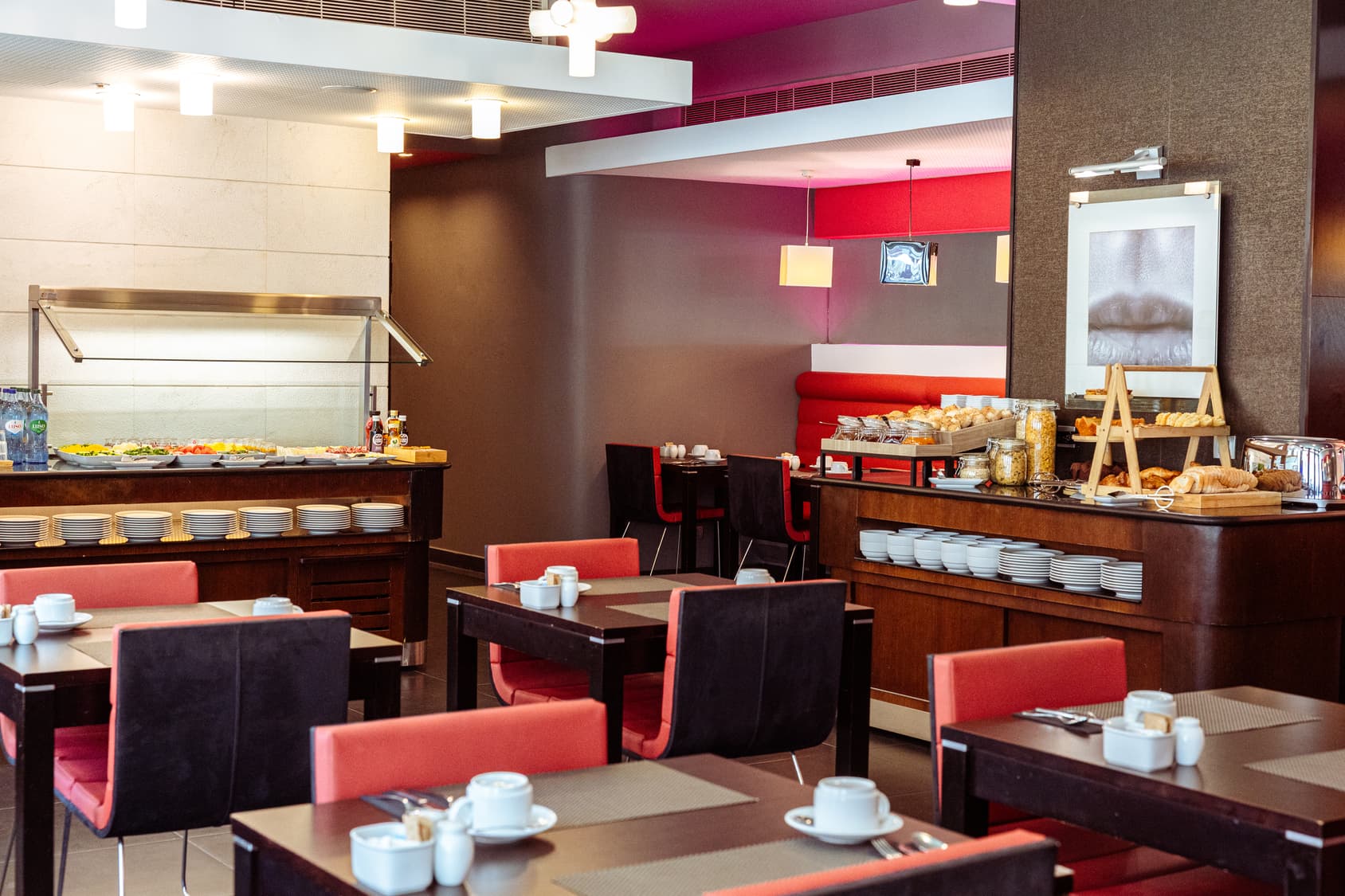 Restaurant and Breakfast Room