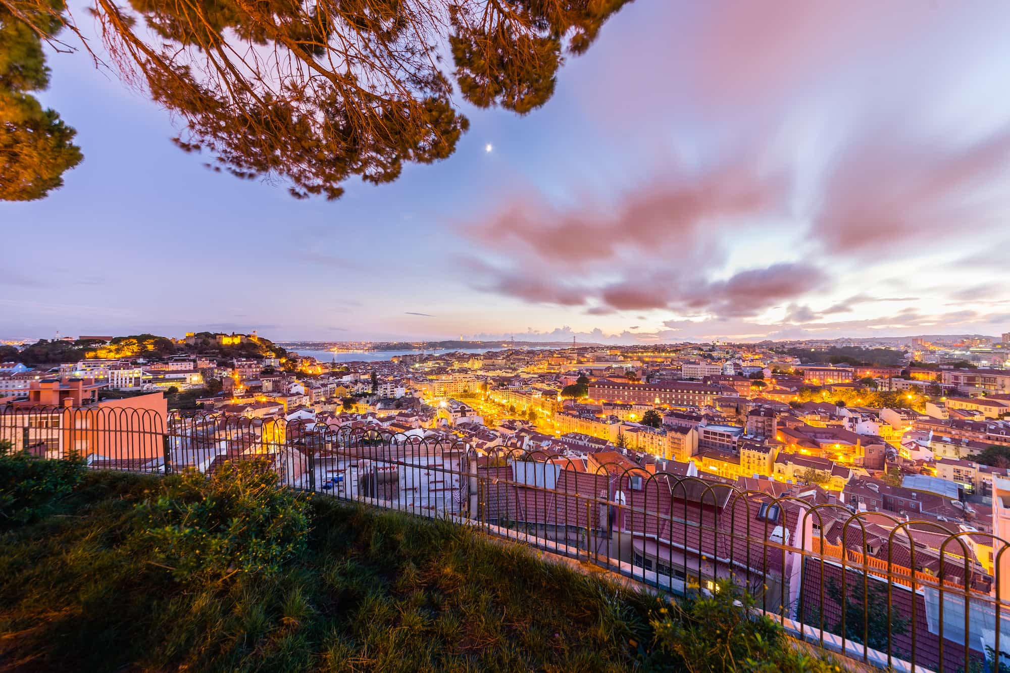 viewpoint-são-jorge-castle-lisbon-portugal